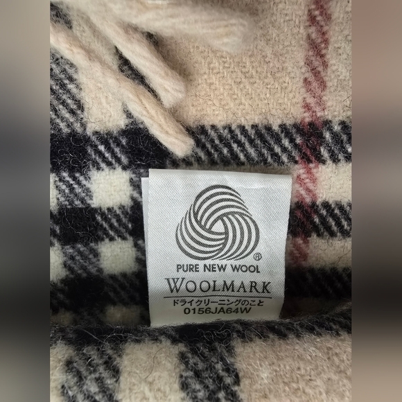 Burberry Classic Check Wool Scarf - Picture 6 of 7